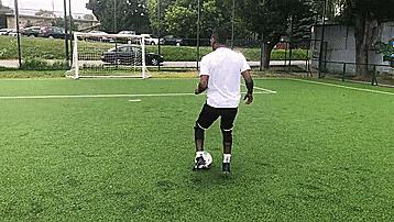 五个最简单实用的足球过人技巧,过人技巧足球简单实用教学