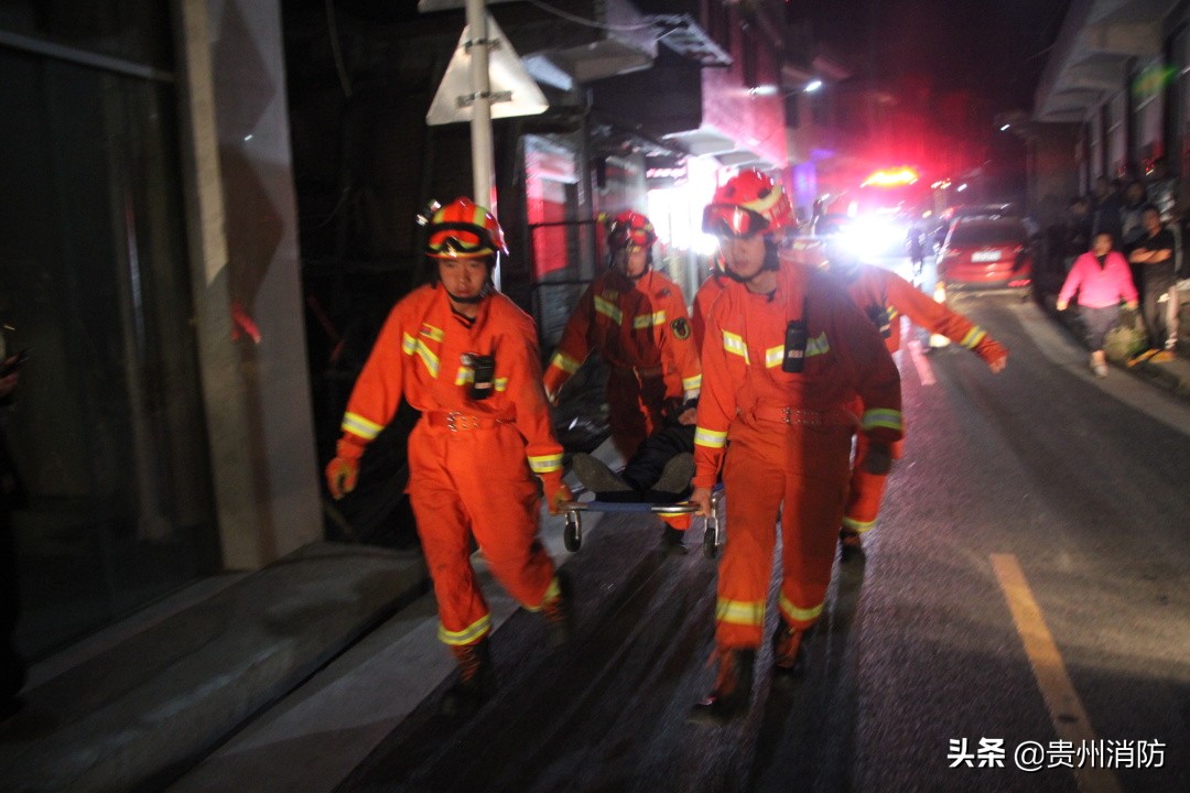 贵安大道车祸现场,福州贵安大货车侧翻