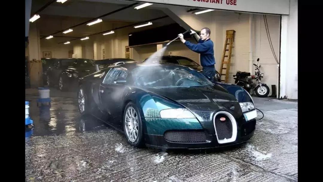 全球最贵的洗车工洗一次收费五万,英国90后小伙开洗车行