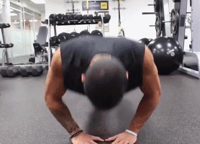 不去健身房怎么练一身好看的肌肉,新手健身房一周健身训练计划