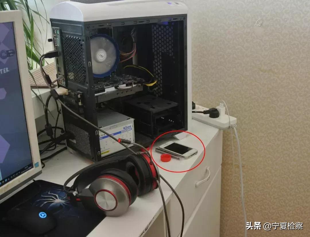 他把同事账号里的虚拟礼物卖了，被以盗窃罪公诉