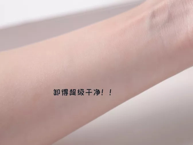 邓紫棋推荐的补水步骤 (邓紫棋使用什么粉底色好)