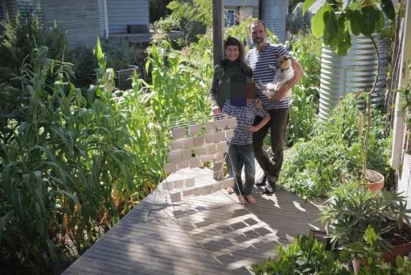 澳洲居民抢购厕纸,没有买到卫生棉用洗脸巾代替