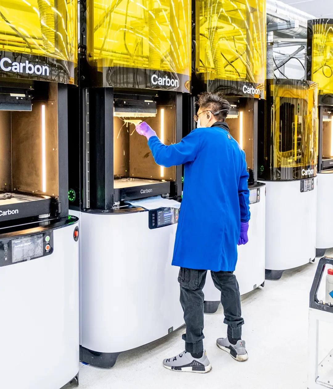 耐克阿迪最近情况,耐克阿迪最新现状和未来