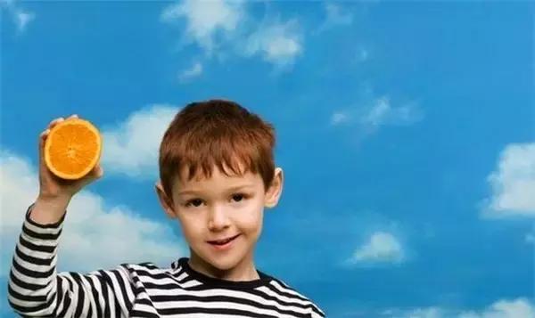 孩子胆小怎么办五种方法搞定,孩子在陌生的环境胆小太过拘谨