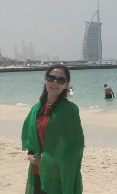 大妈旅游照专用动作,中国大妈外出旅游标准动作