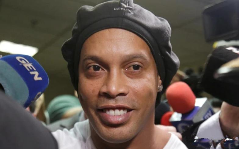 监狱球王纪录片,小罗获得监狱足球赛冠军