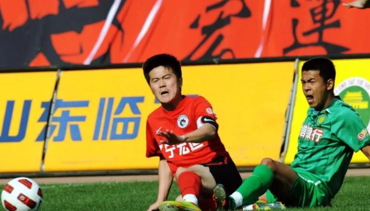 徐亮哪场比赛进球后被排挤,揭秘徐亮回忆录国家队荣誉与心酸