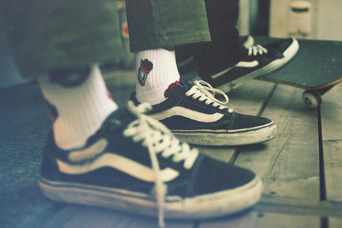 vans跟万斯有什么区别,万斯comfycush会不会开胶