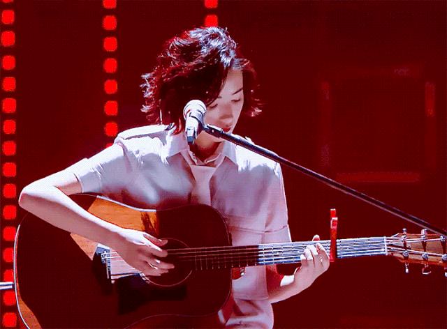 李现时装周香奈儿,李现穿香奈儿