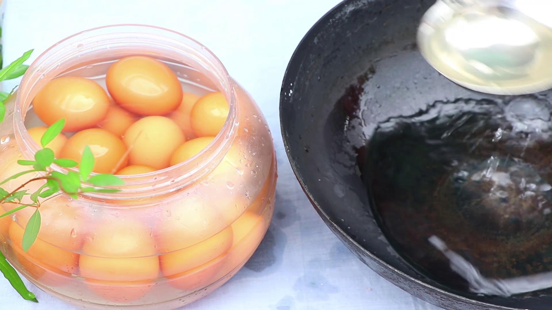 怎么样腌鸡蛋又起沙又流油,简单腌鸡蛋的方法及免费视频播放