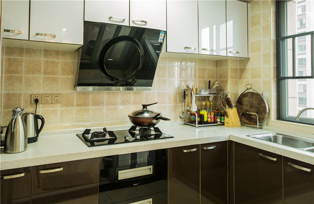 顶吸或侧吸的油烟机哪种好,侧吸和顶吸油烟机哪种好用