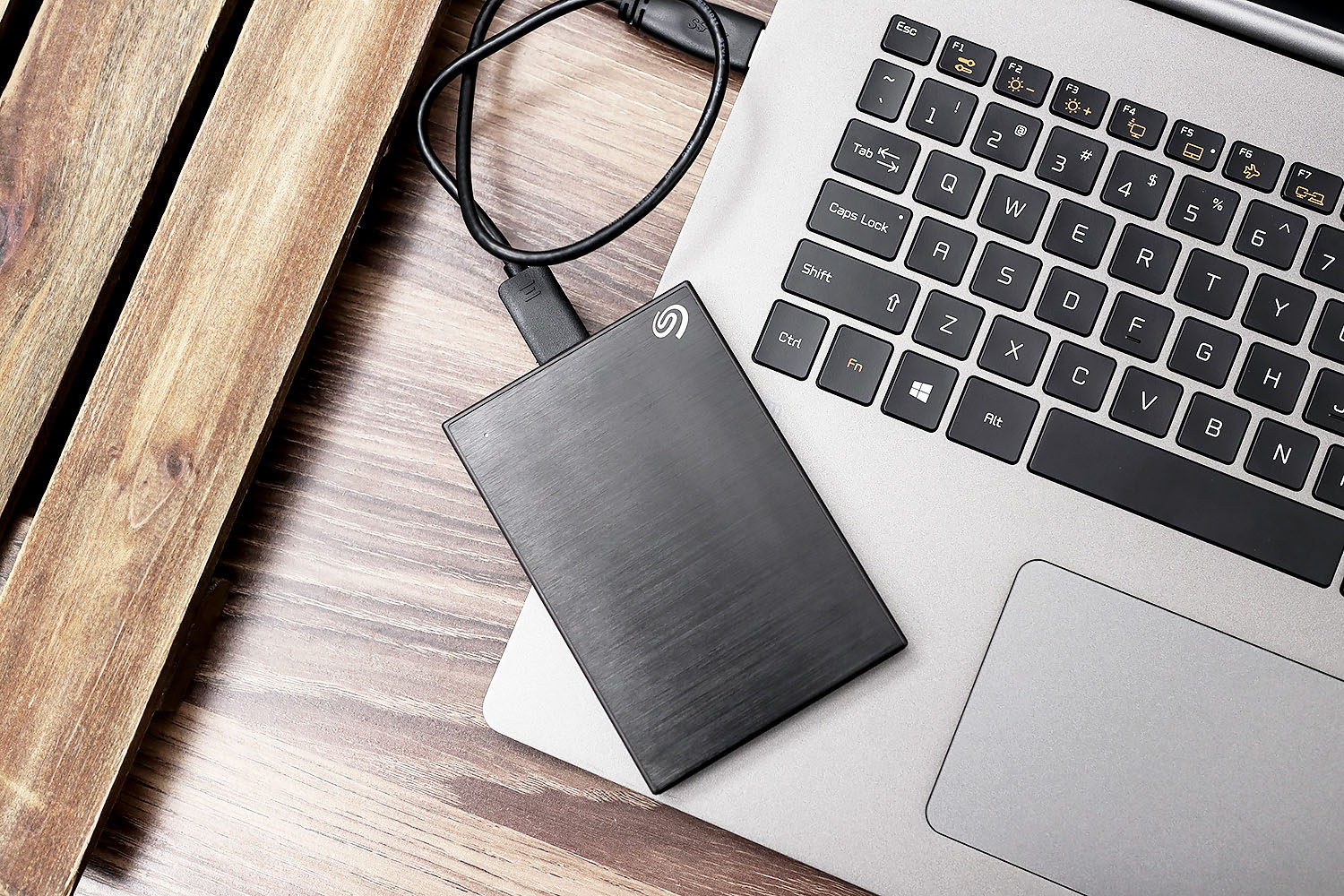 希捷硬盘新睿翼,希捷新睿铭系列移动硬盘