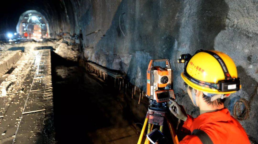 测量珠穆朗玛峰的高度有什么意义,珠穆朗玛峰历年测量高度是多少米