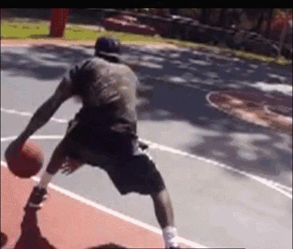 篮球小孩子如何学习胯下运球教学,新手篮球胯下运球基本功训练