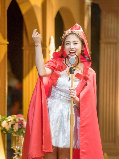 她签约韩国后遭解约，只因公司要求她进行整容，回国的她愈来愈美