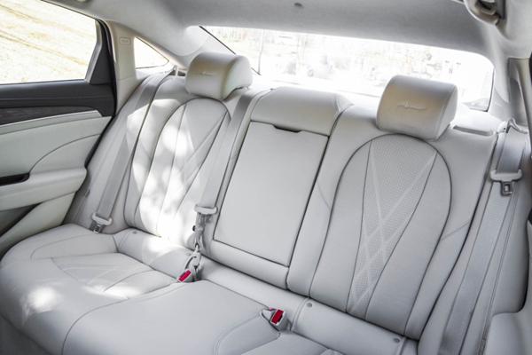 22款君越艾维亚沉浸式体验,君越艾维亚空间表现