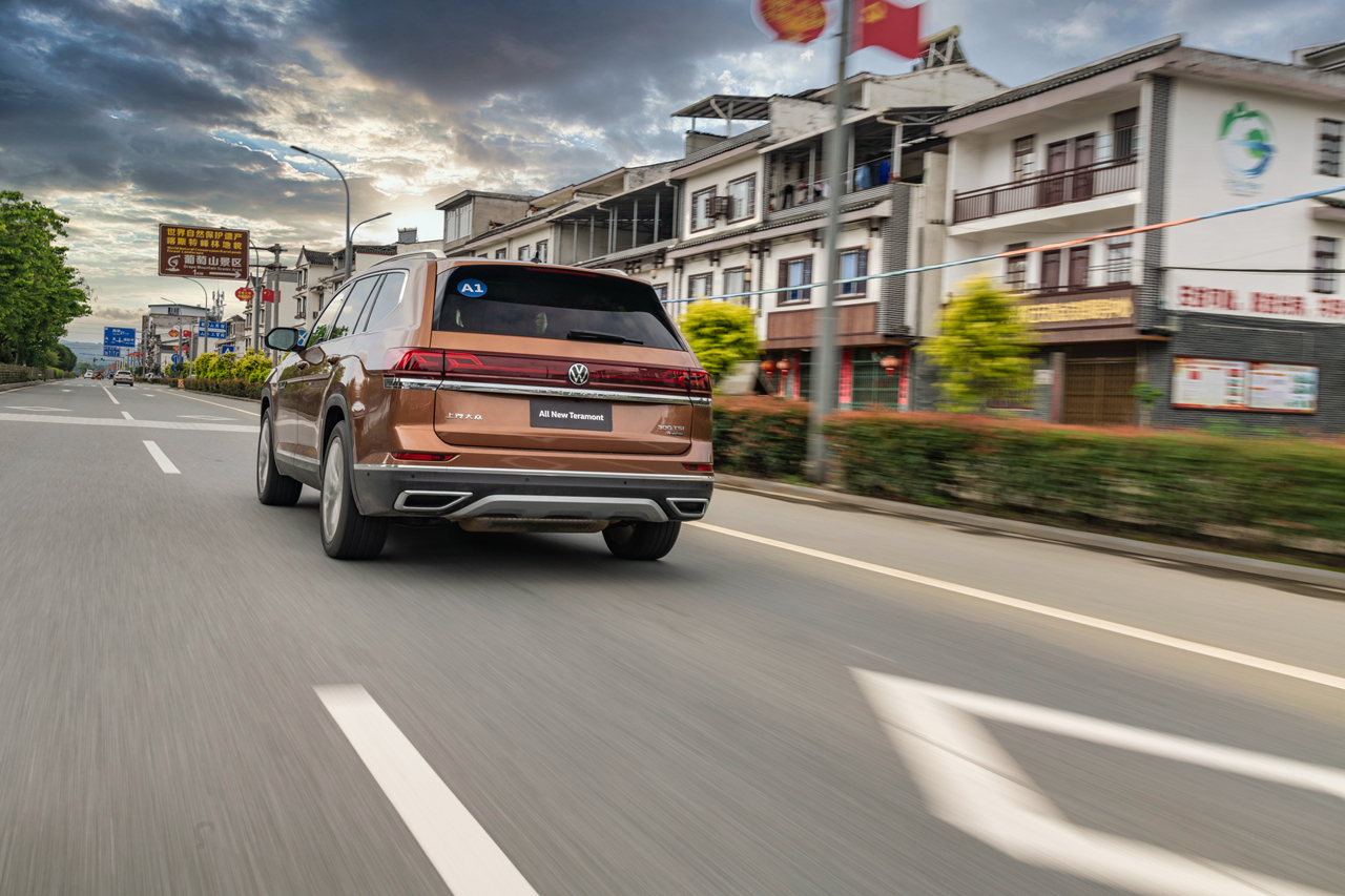 试驾|全新途昂家族内饰终于改变,给躺平青年打个样儿