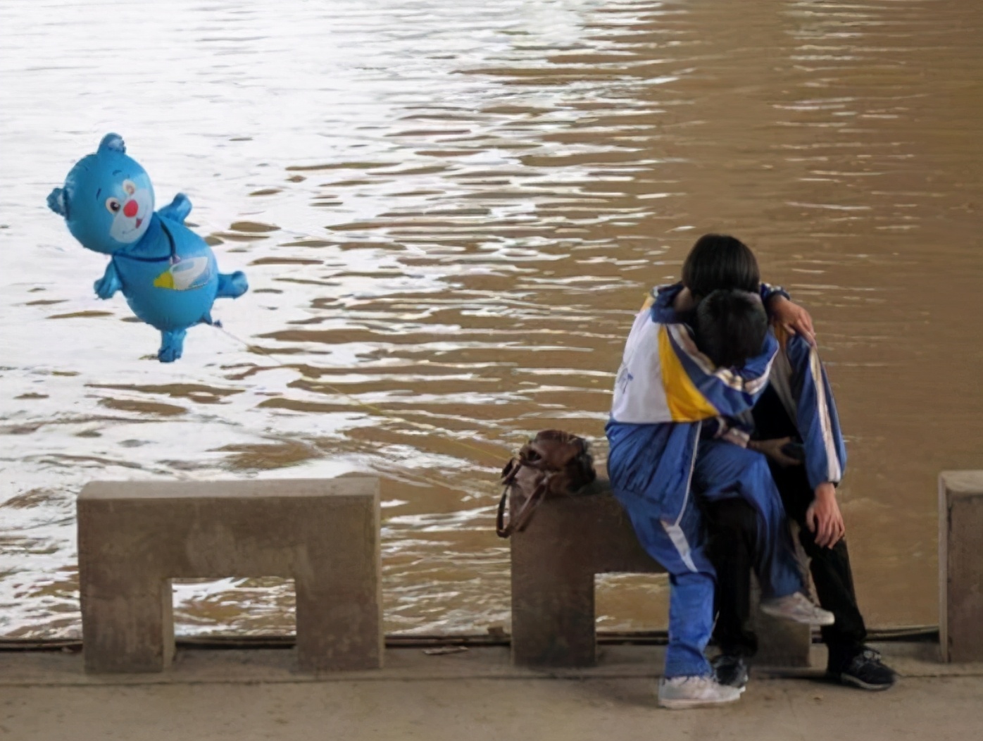 家长发现孩子早恋怎么处理,早恋应该注意什么