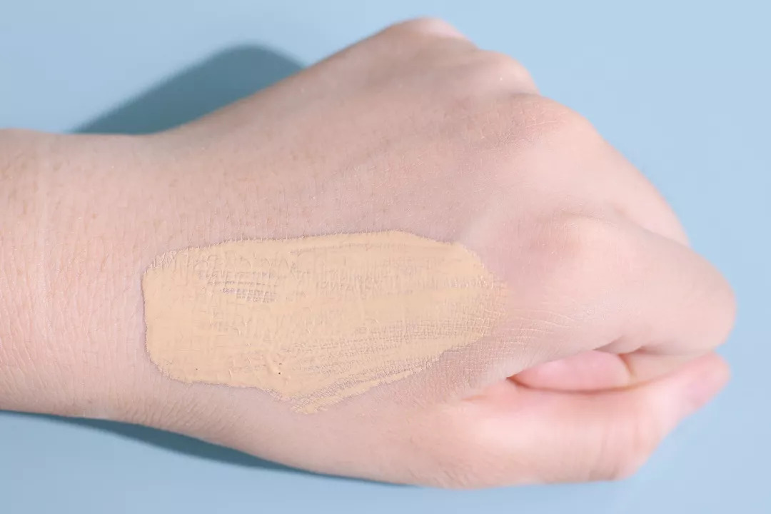 什么bb霜好用不脱妆不卡粉不暗沉,推荐bb霜底妆