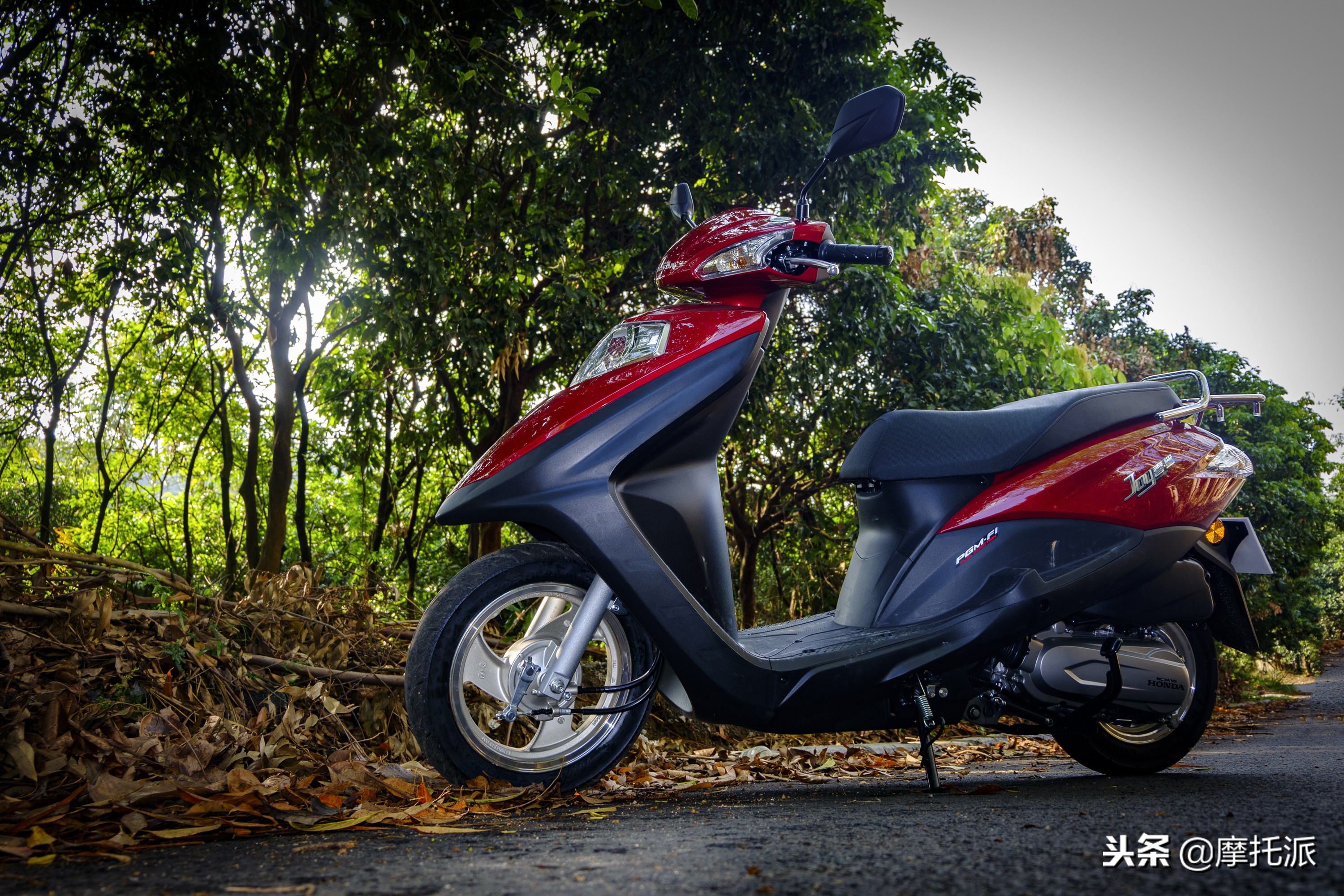 五羊本田新喜鲨125落地价,五羊本田喜鲨125摩托车落地多少钱