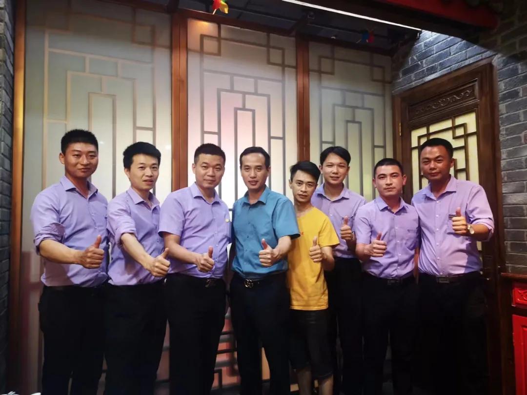 携手迈进荣耀绽放第二季度半年度团队冠军—莆田万达张伟峰团队