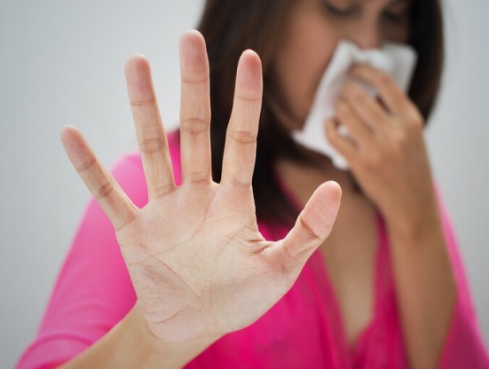 两块钱的红霉素软膏有什么用途,2块钱的红霉素软膏能祛斑吗