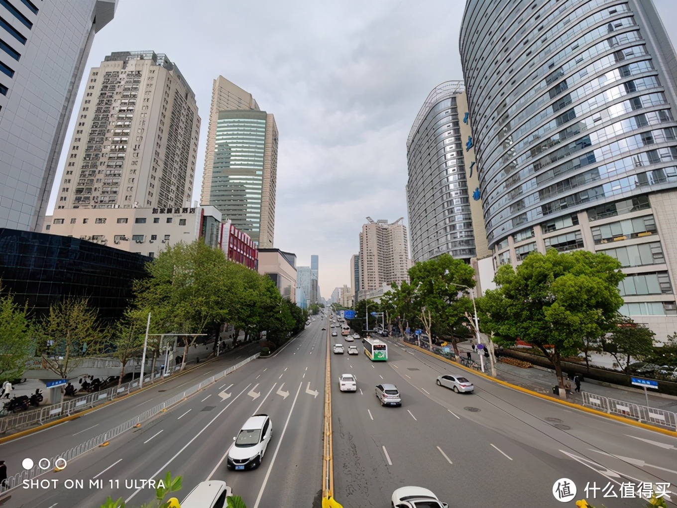 小米11ultra至尊版讲解,小米10至尊和小米11ultra拍照对比