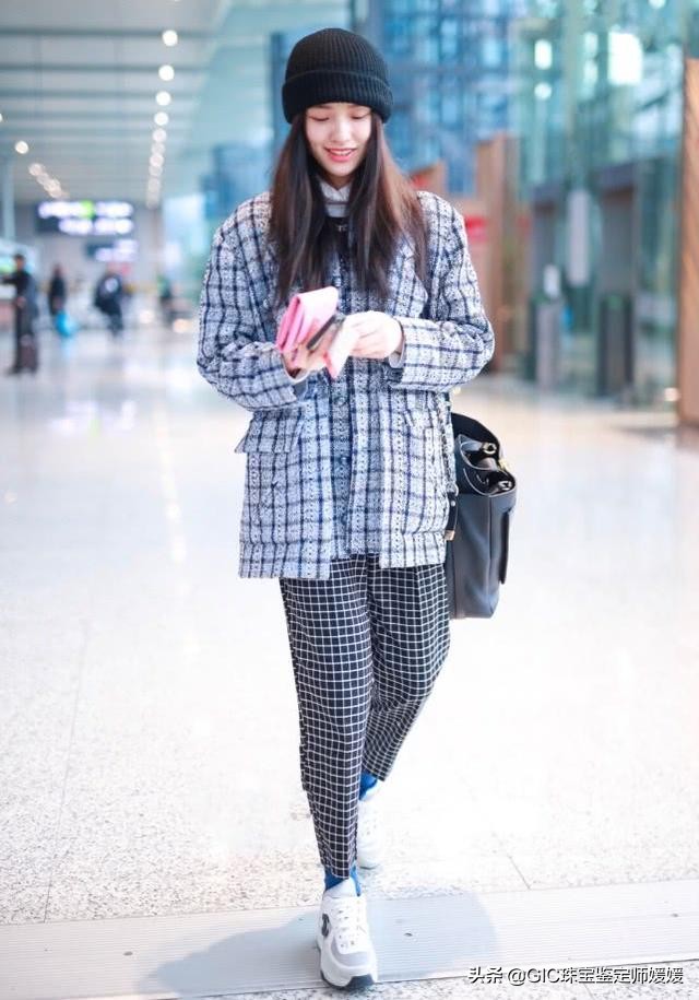 林允现身烈焰红唇,林允惊喜现身