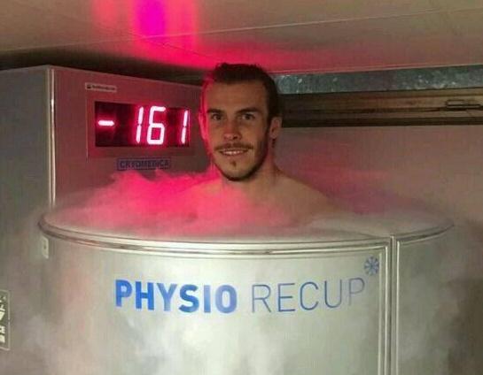 运动员为什么要进100多度的冷冻箱,足球运动员进入液氮