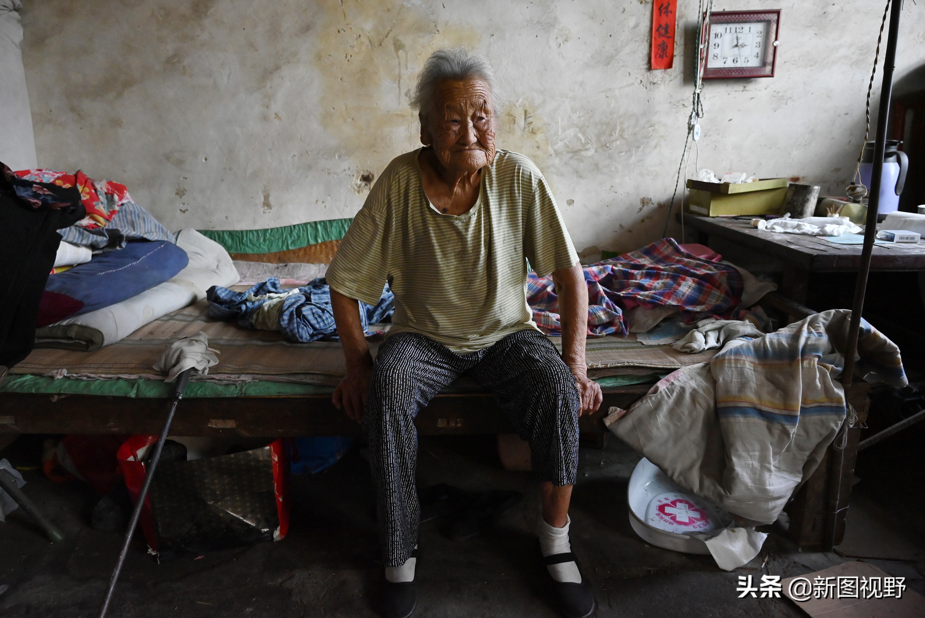 77岁儿子谈长寿经验，100岁母亲插话说出生活秘诀，极具人生智慧