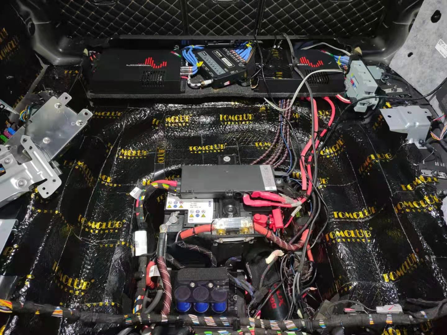 捷豹四门隔音视频,捷豹噪音大怎么改