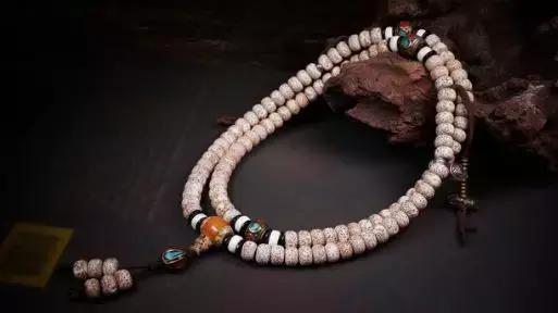 男人戴什么手串有面子,男士戴什么水晶手串最好