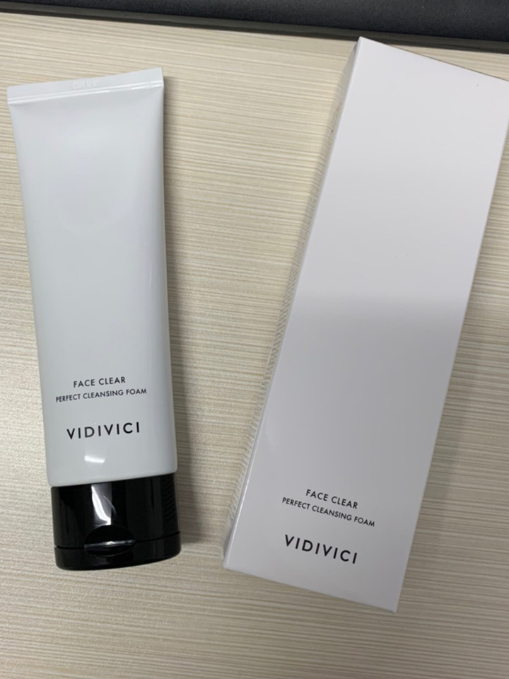 清洁毛孔洗面奶秋冬季节用,夏天好用的洗面奶美白效果