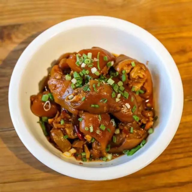 湖南长沙湘菜馆哪家比较好,长沙7号湘菜馆有名的菜坛子肉