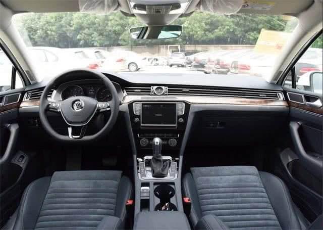 25万公里的辉腾,街上偶遇12缸辉腾