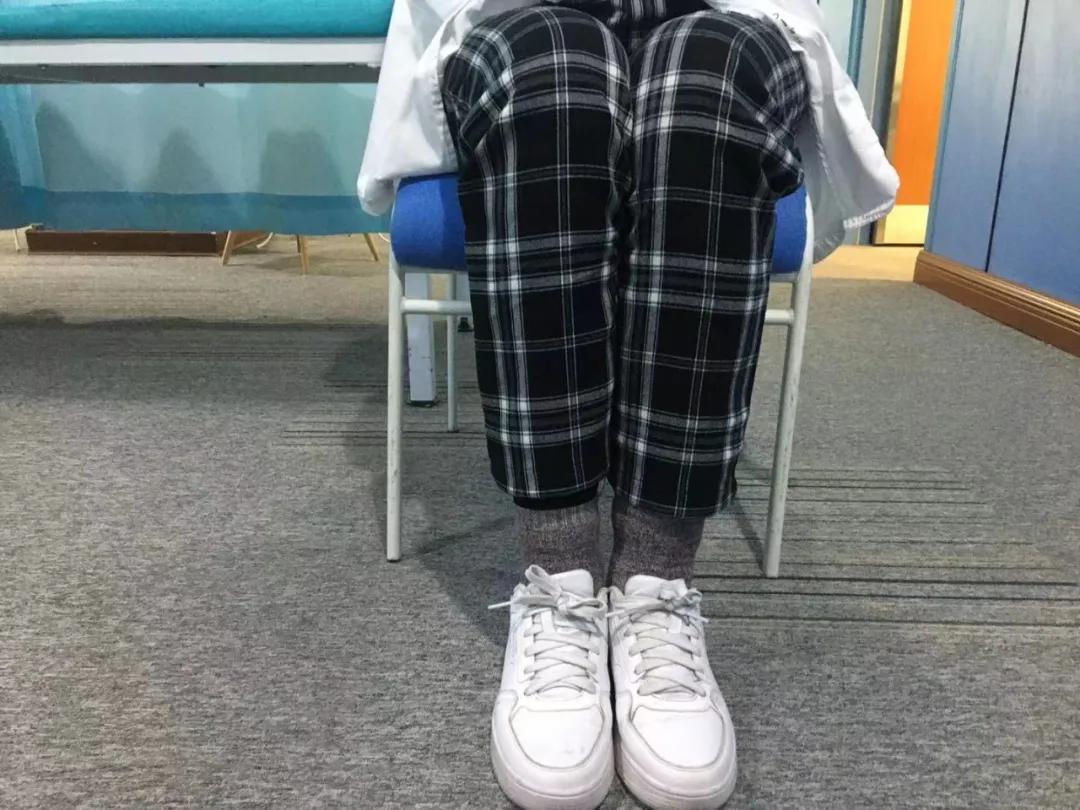 踝关节损伤没肿是不是就没事,踝关节损伤一周没有消肿