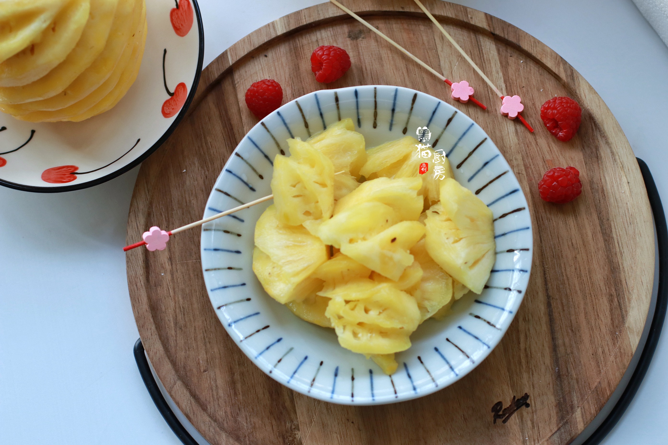 你还在用盐水泡菠萝吃吗,吃菠萝不用盐水洗的后果