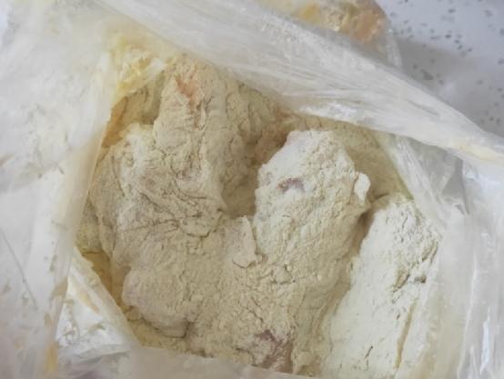 韩式炸鸡蜂蜜黄油,鲜嫩酥脆的韩式炸鸡美味到舔手指