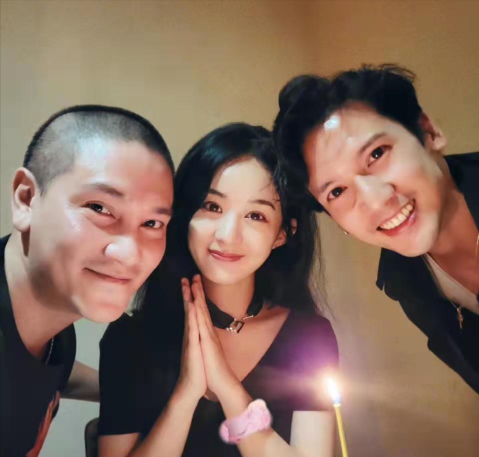 赵丽颖晒与关智斌丁子峻合照,丁子峻关智斌赵丽颖做客访谈视频