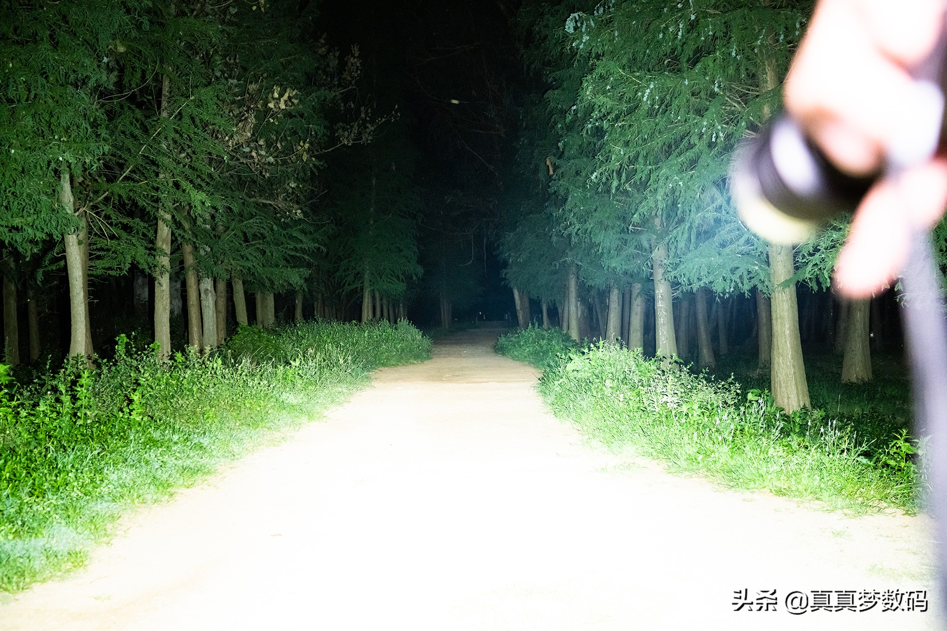 强光手电筒应该如何选择,强光手电筒怎样选