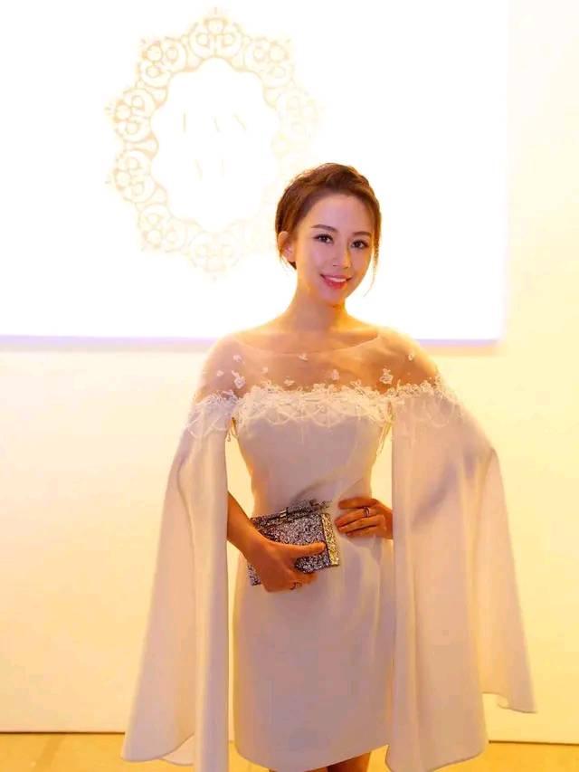 九球天后潘晓婷的身材,九球天后潘晓婷年轻时