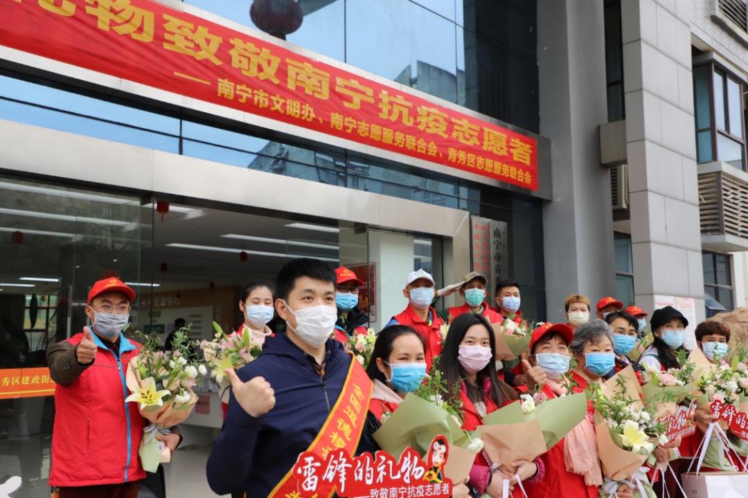 致敬深圳抗疫一线志愿者,致敬志愿者为抗疫奉献光和热