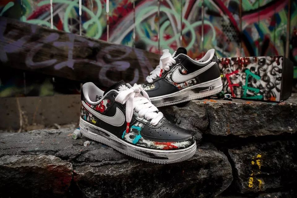 权志龙实属厉害，假鞋都能带断货，PMOxAF1真假对比