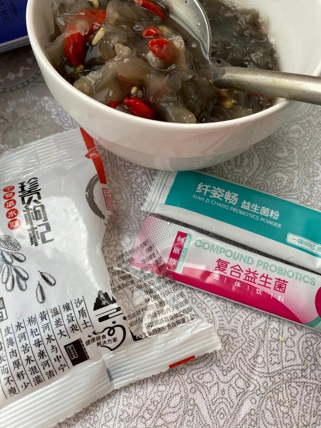 坚持吃益生菌的作用与功效,益生菌与血压血脂的关系