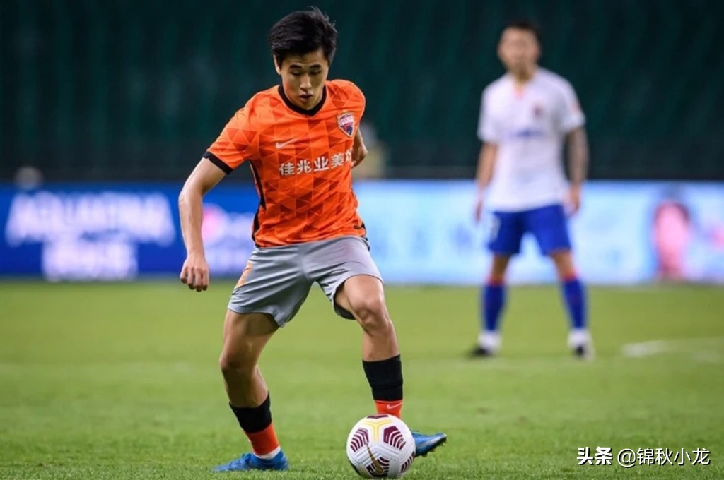详细分析中国中场,中国男足的中场