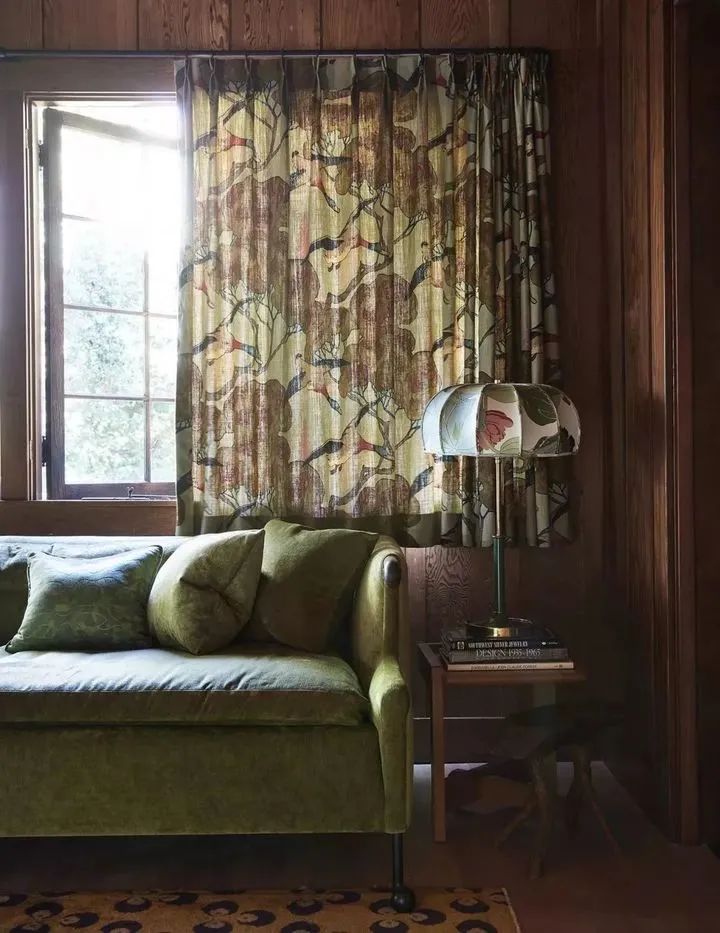 美国女明星安妮海瑟薇感情,安妮海瑟薇带孩子逛街状态