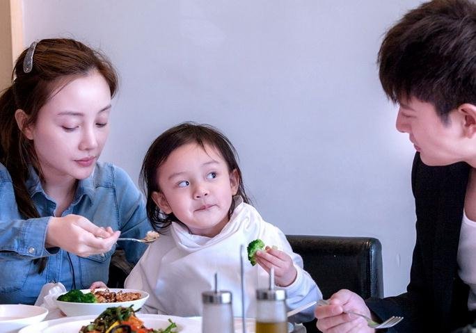 李小璐的快乐生活,李小璐离婚后越来越不羁