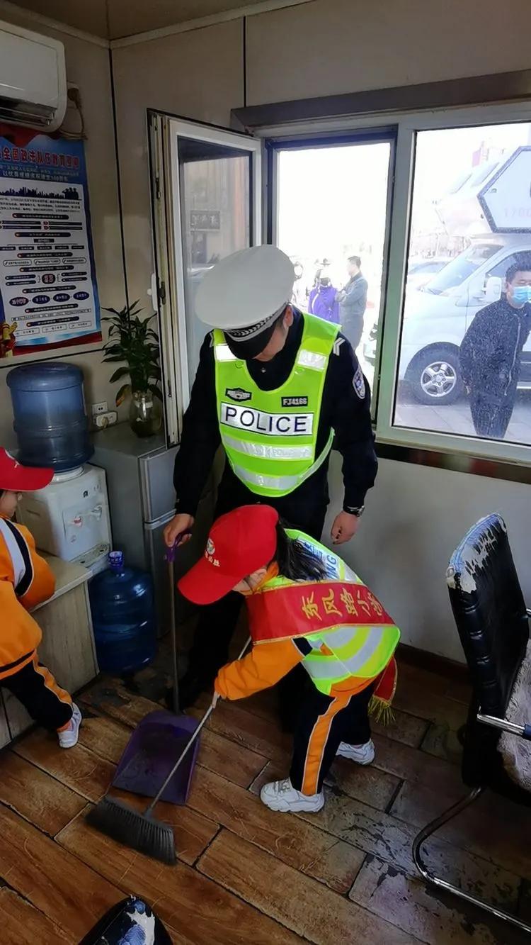 小学劳动实践教育安全预案,劳动实践做交通安全小达人