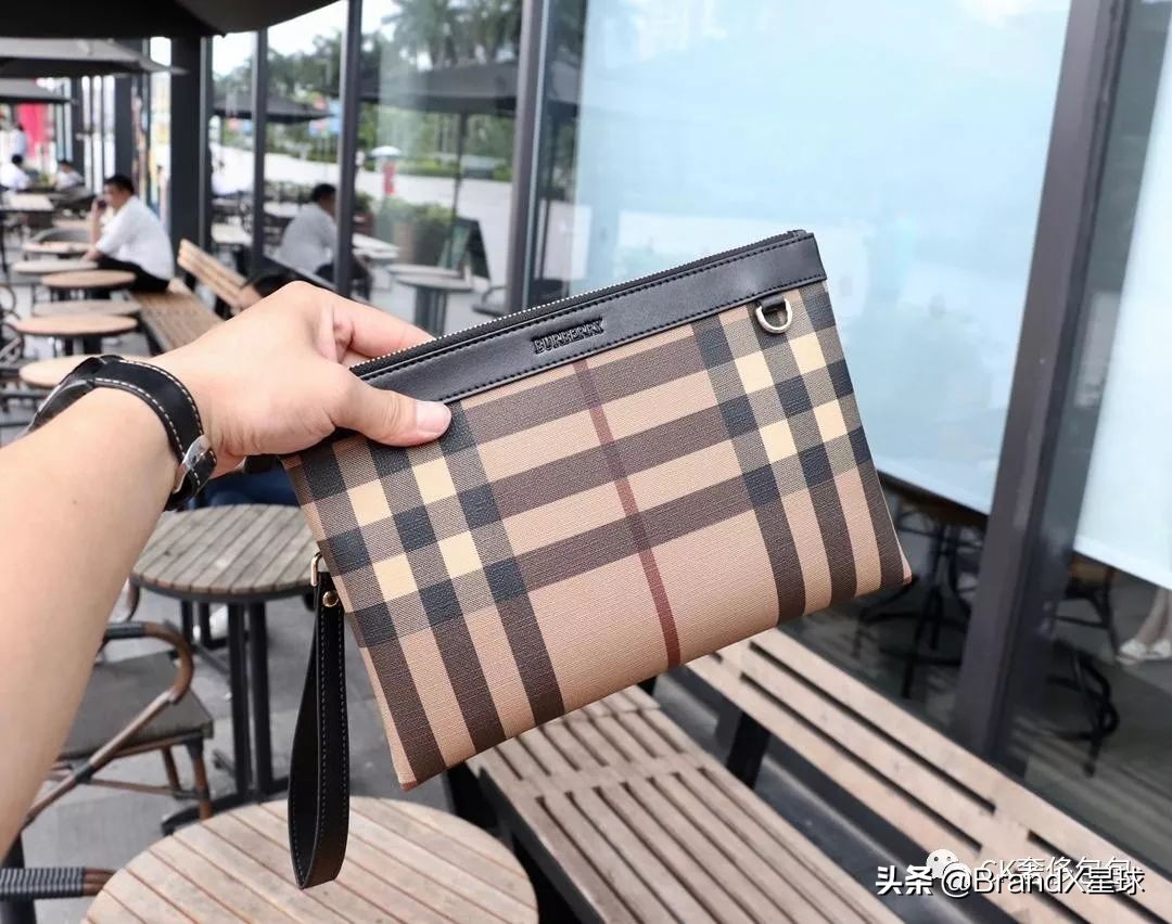 巴宝莉包包奢侈品入门